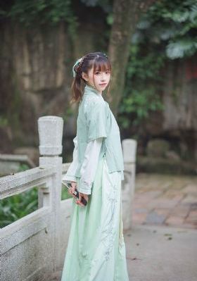 床上免费_720超清在线观看