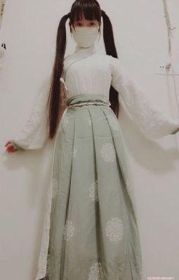 年轻的小姨在线_蓝光高清在线观看