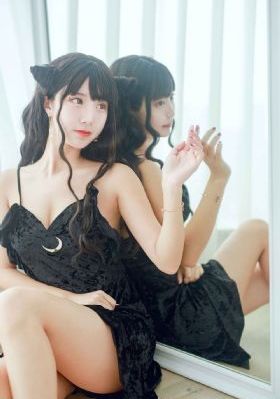 成熟丰满的女老板在线看_十万网红美女美酱